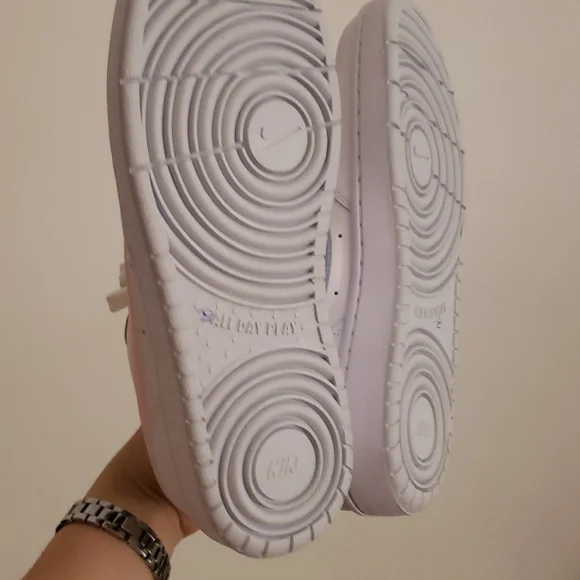 Sold..NEW Nike court borough - Picture 4 of 4